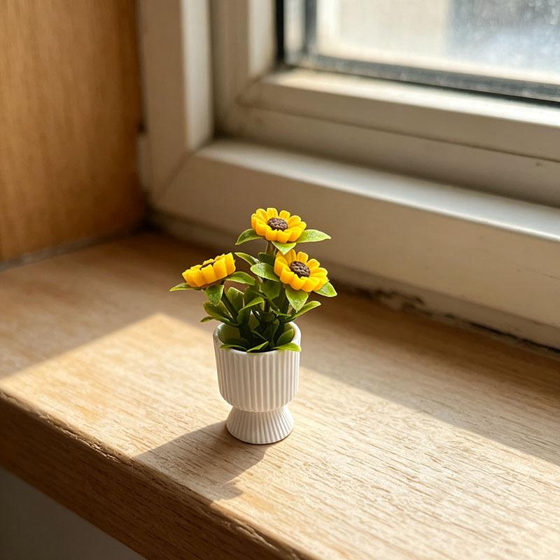 Plant Pot - { # Miniaturowa ozdoba w postaci